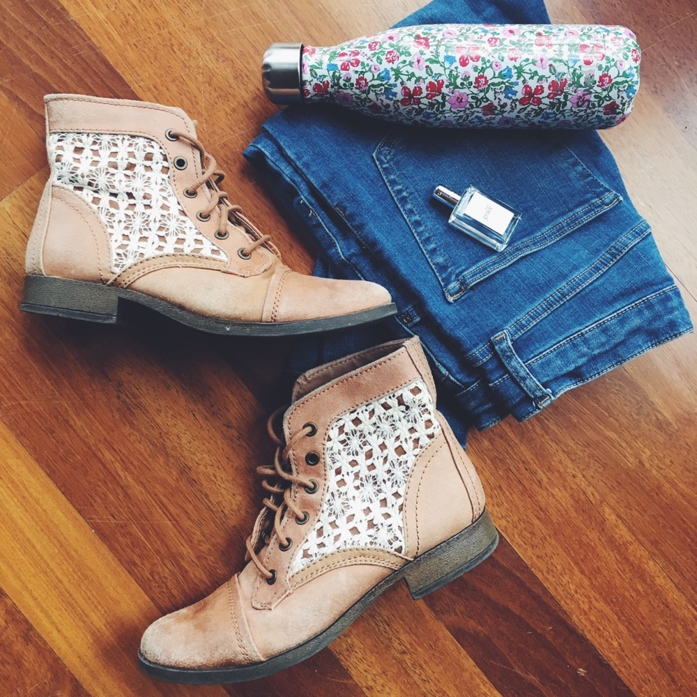 Lace Combat Boots Distressed Cognac